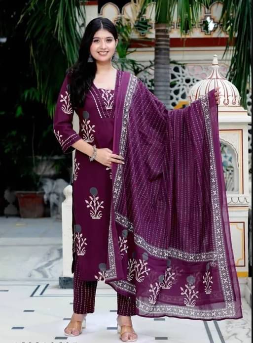     			BRANDCLICK Women Cotton Printed Straight Kurti With Pants ( Silver )