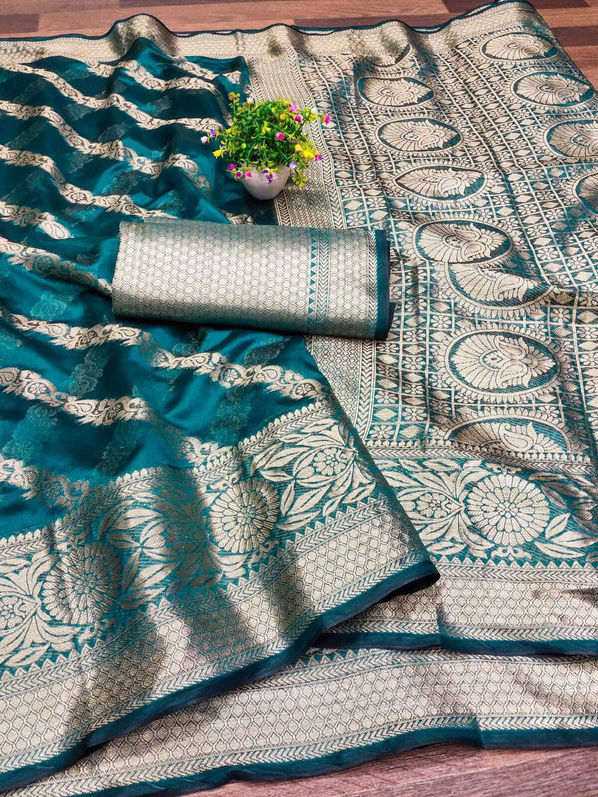     			Bansari Textile Jacquard Woven Regular Saree With Unstitched Blouse Piece ( Green )