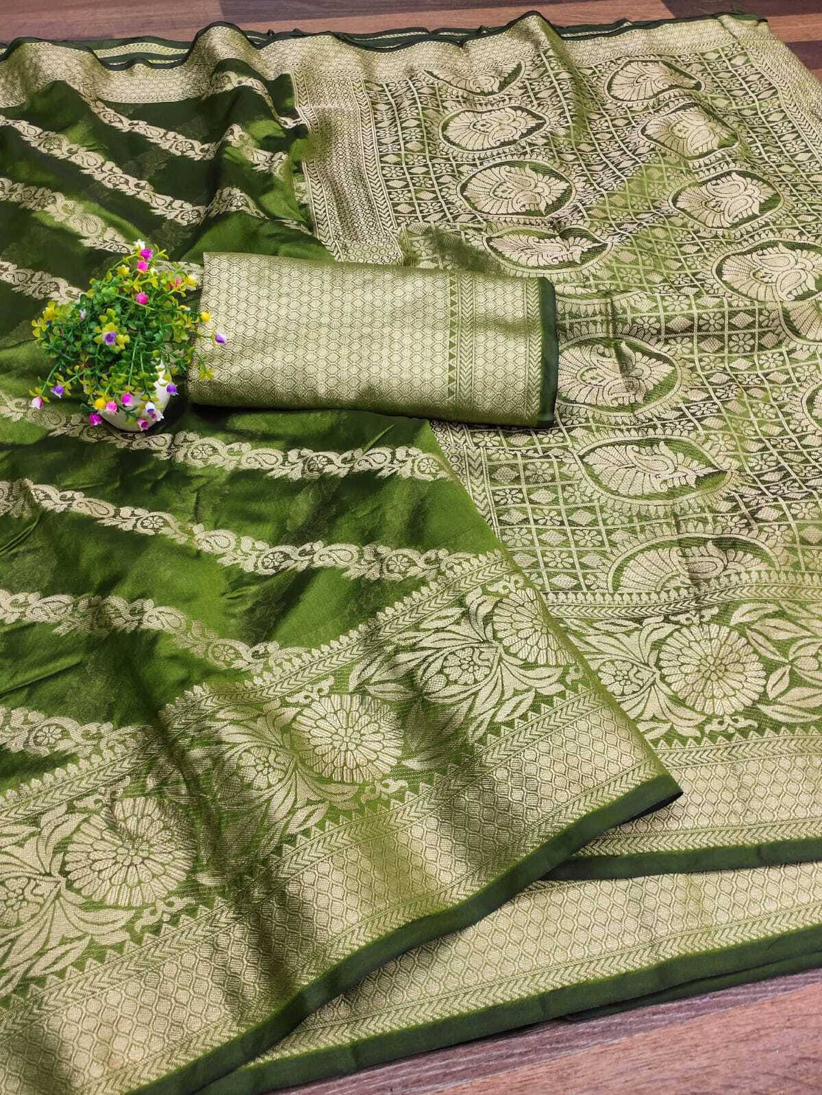     			Bansari Textile Jacquard Woven Regular Saree With Unstitched Blouse Piece ( Multicolor )