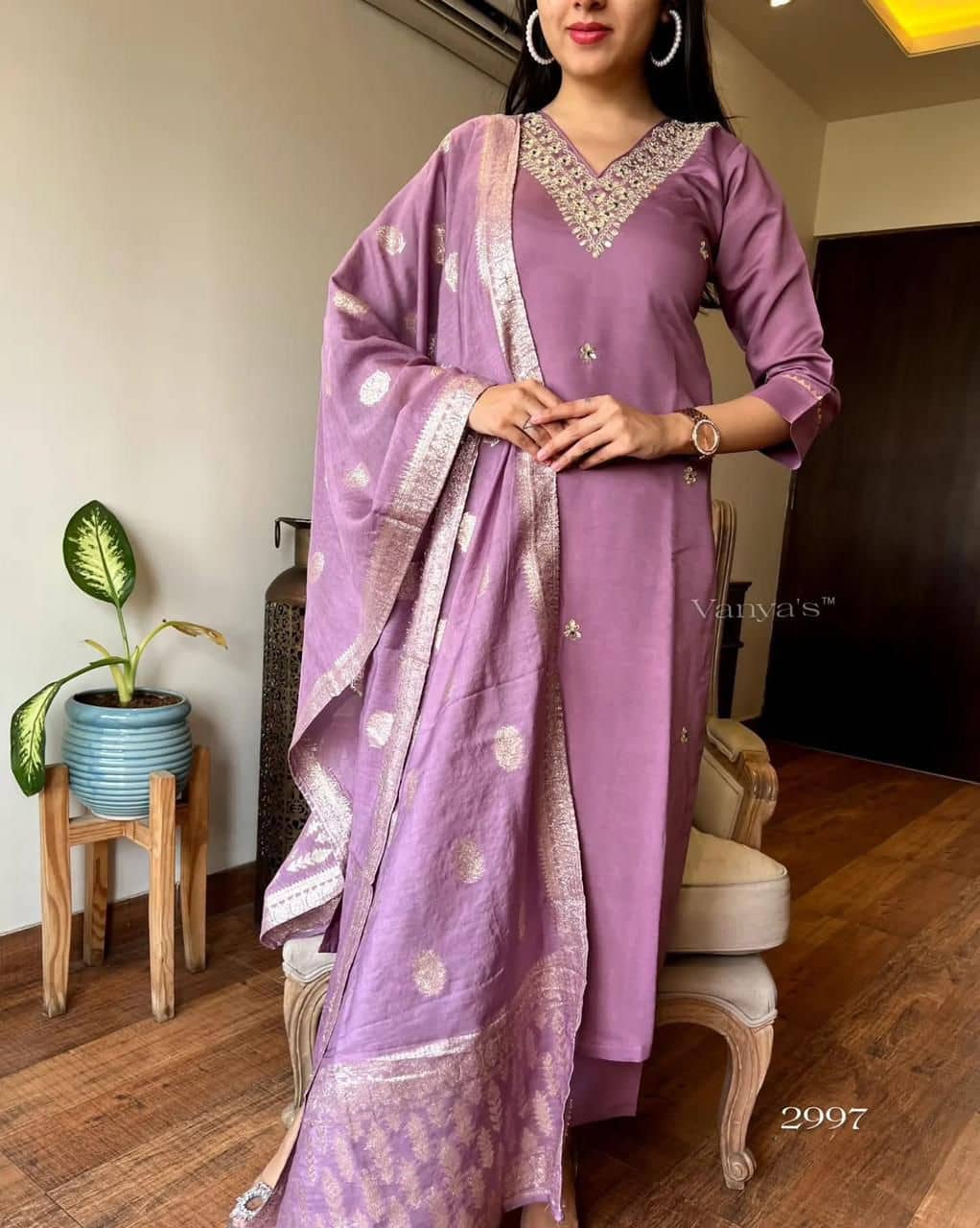 Mahek Fashion Women Chanderi Embroidered A-line Kurti With Pants ( Lavender )