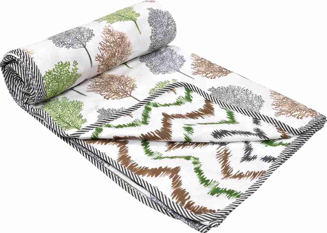 Reversible Floral Printed Single Bed Dohar for AC Room - 152 cm x 244 cm (Width x Height) Reversible Floral Printed Single Bed Dohar for AC Room - 152 cm x 244 cm (Width x Height)