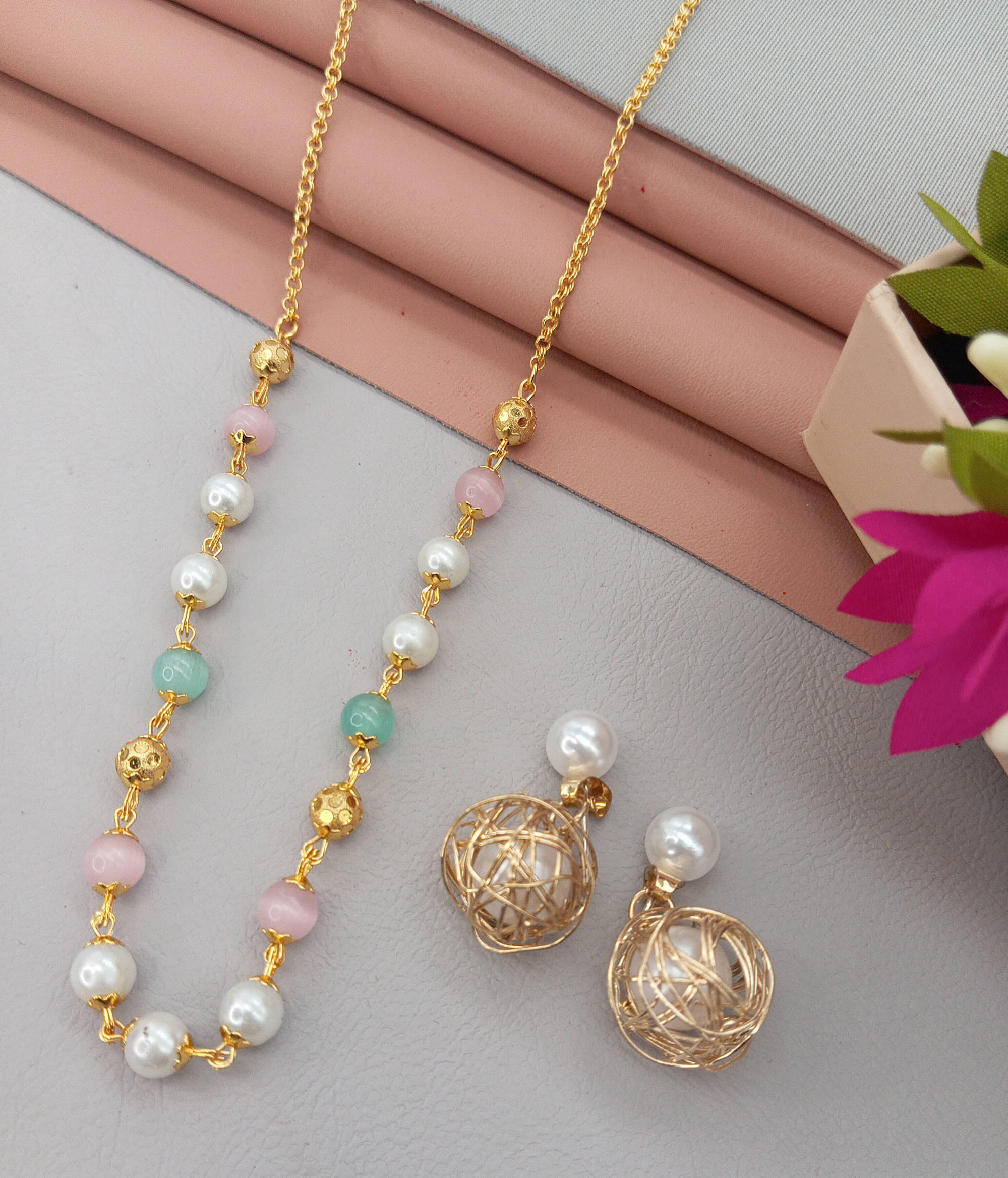     			SHANKHRAJ MA LL Gold Pendant set ( Pack of 1 )
