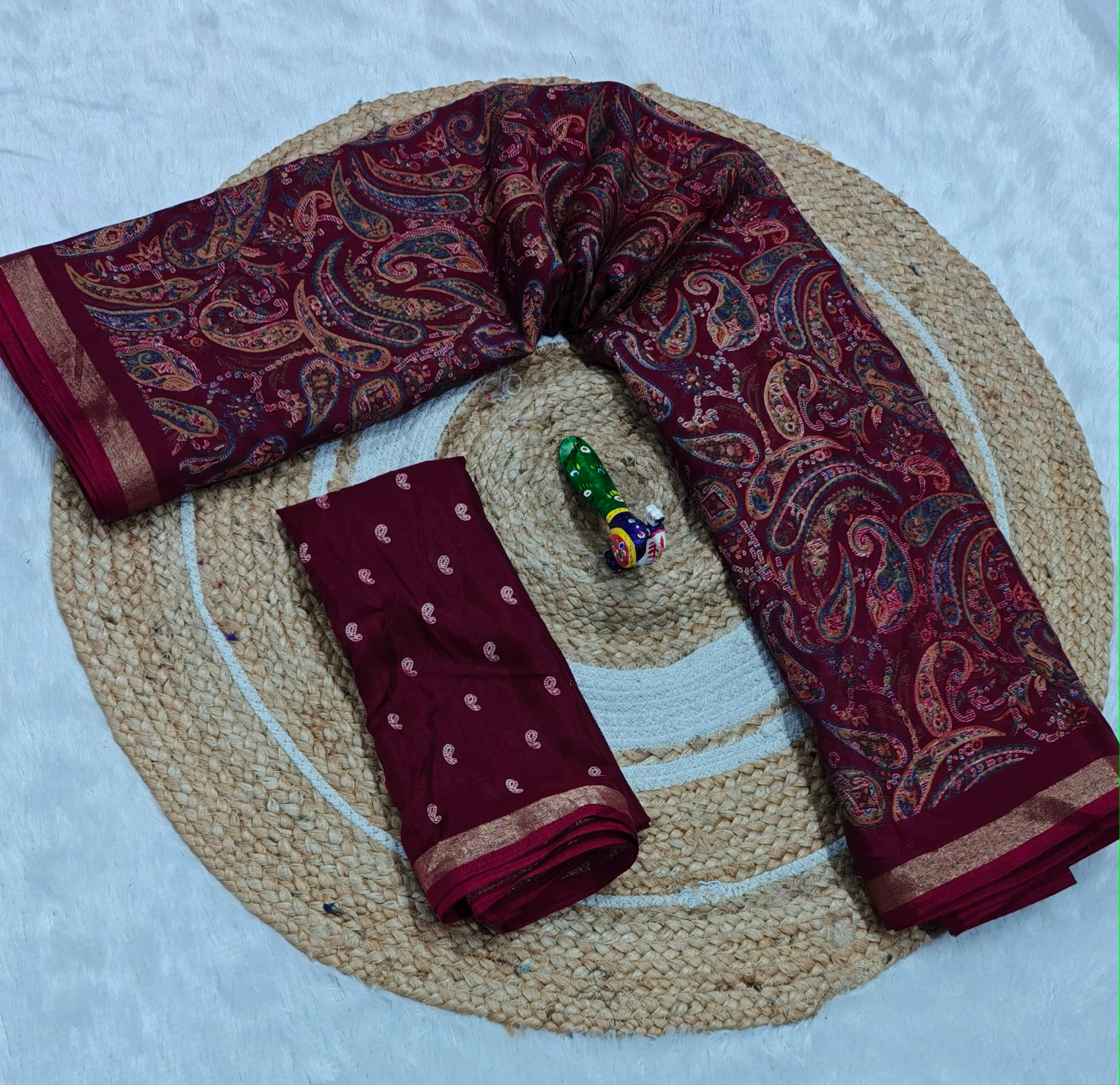 SHIRODHARI Cotton Blend Printed Sambalpuri Saree With Unstitched Blouse Piece ( Maroon ) SHIRODHARI Cotton Blend Printed Sambalpuri Saree With Unstitched Blouse Piece ( Maroon )