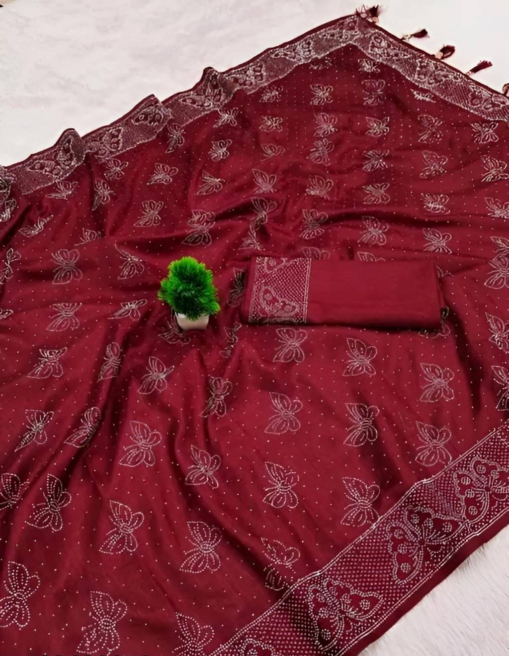 V FANCY Chiffon Solid Kanjeevaram Sarees With Stitched Blouse ( Red ) V FANCY Chiffon Solid Kanjeevaram Sarees With Stitched Blouse ( Red )