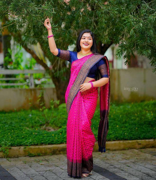 Bansari Textile Jacquard Self Design Paithani Sarees With Unstitched Blouse Piece ( Pink ) Bansari Textile Jacquard Self Design Paithani Sarees With Unstitched Blouse Piece ( Pink )