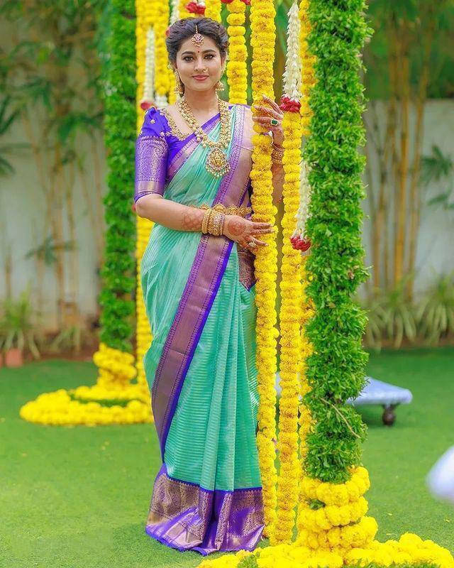     			Bansari Textile Jacquard Self Design Paithani Sarees With Unstitched Blouse Piece ( Light Green )