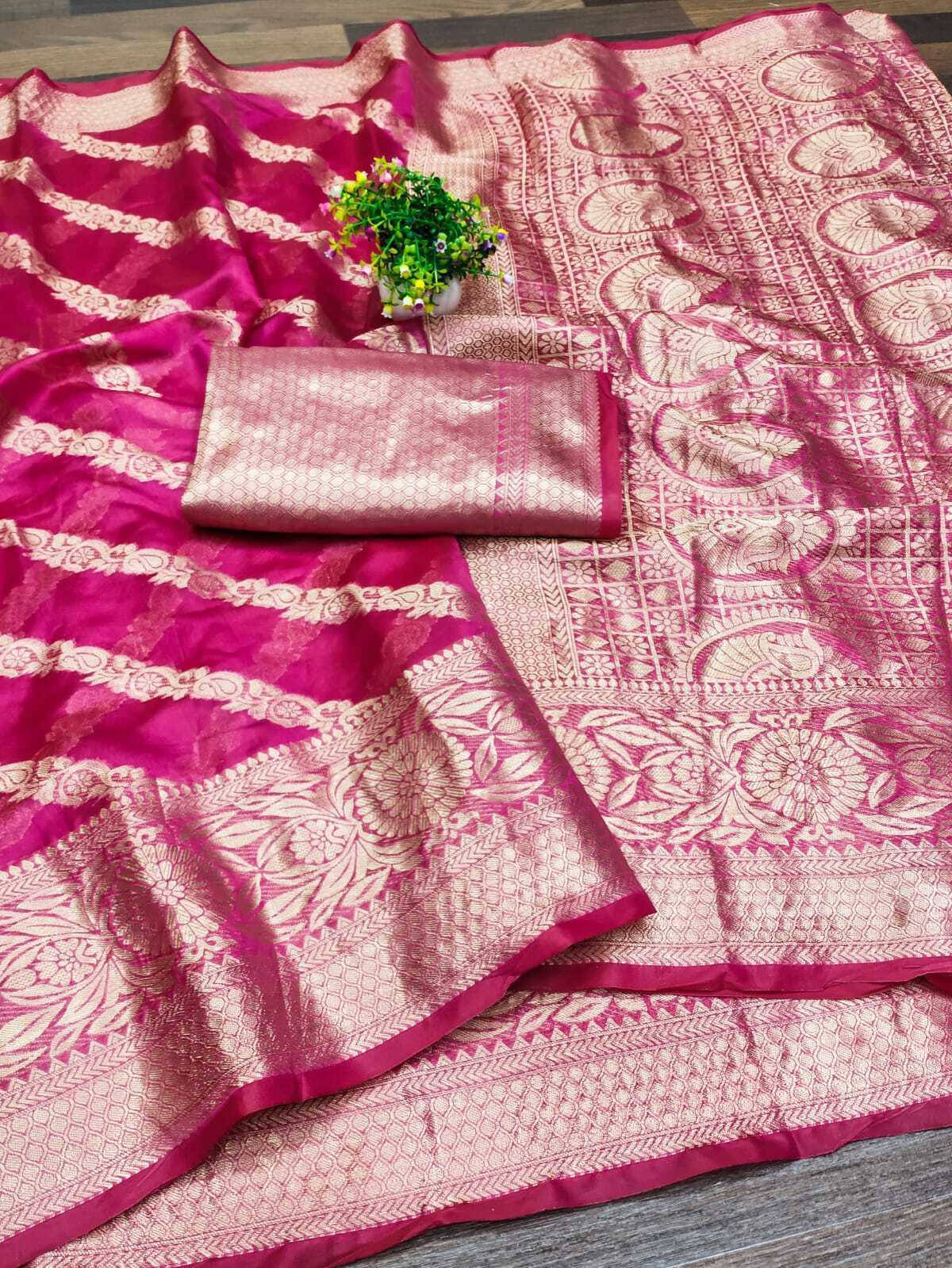    			Bansari Textile Jacquard Woven Regular Saree With Unstitched Blouse Piece ( Pink )