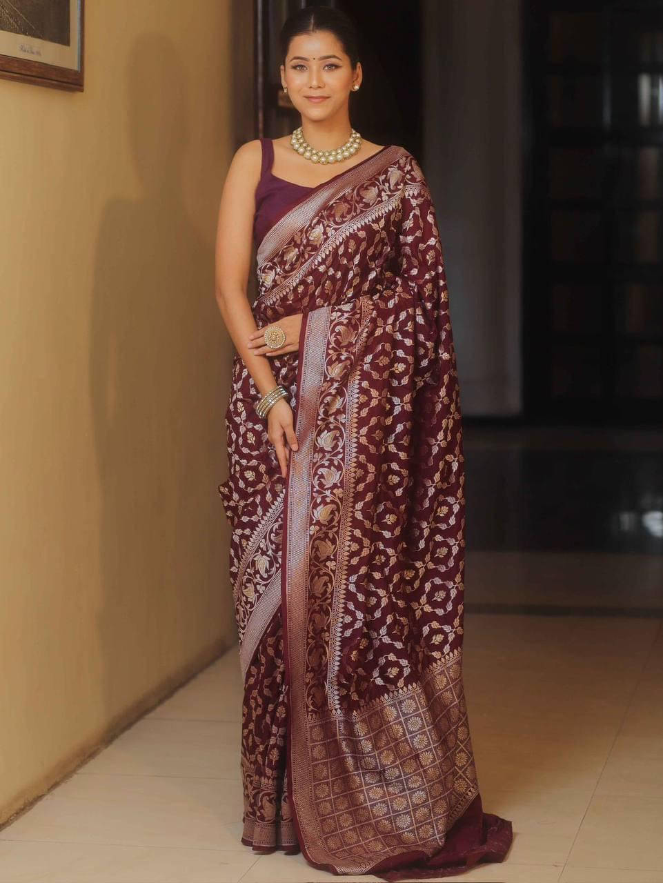 Bansari Textile Silk Blend Woven Banarasi saree With Unstitched Blouse Piece ( Maroon ) Bansari Textile Silk Blend Woven Banarasi saree With Unstitched Blouse Piece ( Maroon )