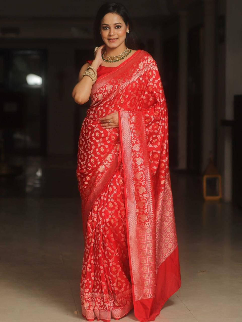 Bansari Textile Silk Blend Woven Banarasi saree With Unstitched Blouse Piece ( Red ) Bansari Textile Silk Blend Woven Banarasi saree With Unstitched Blouse Piece ( Red )