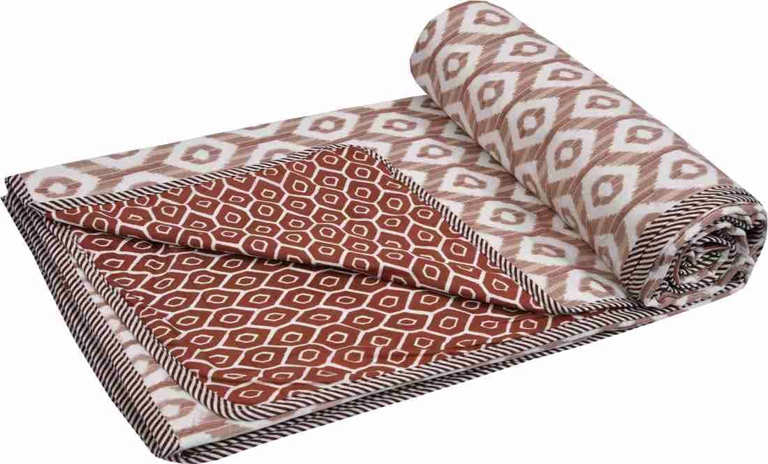     			Reversible Floral Printed Single Bed Dohar for AC Room - 152 cm x 244 cm (Width x Height)