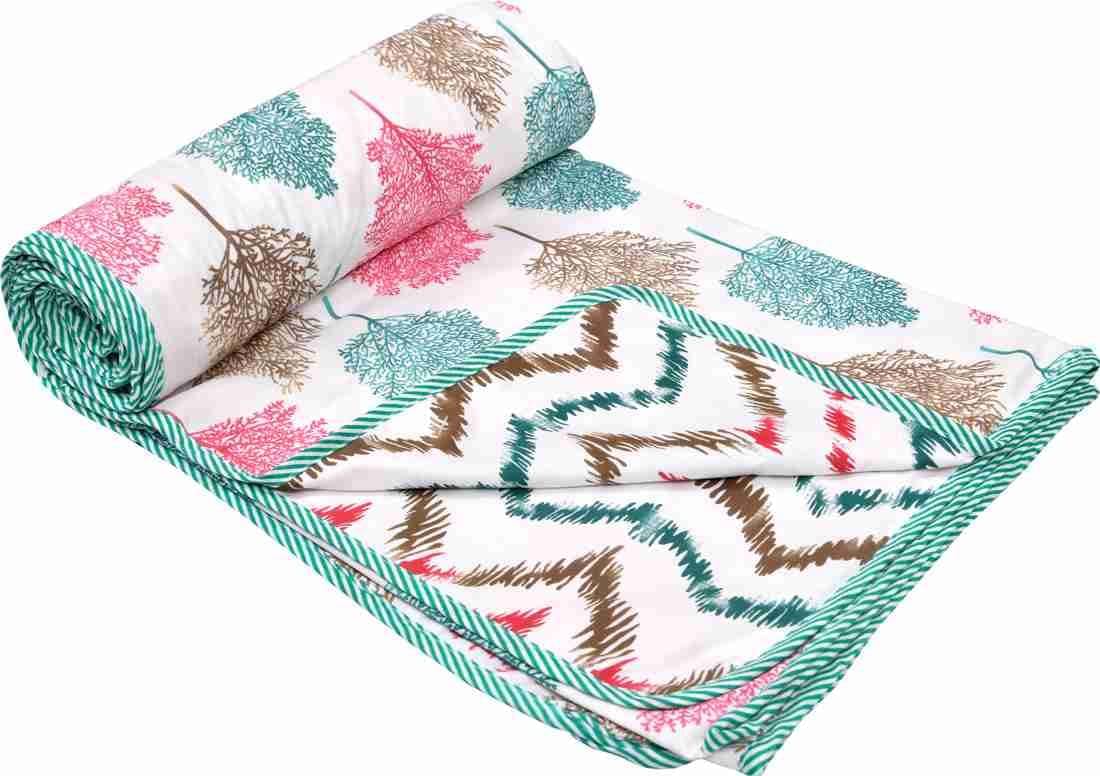     			Reversible Floral Printed Single Bed Dohar for AC Room - 152 cm x 244 cm (Width x Height)