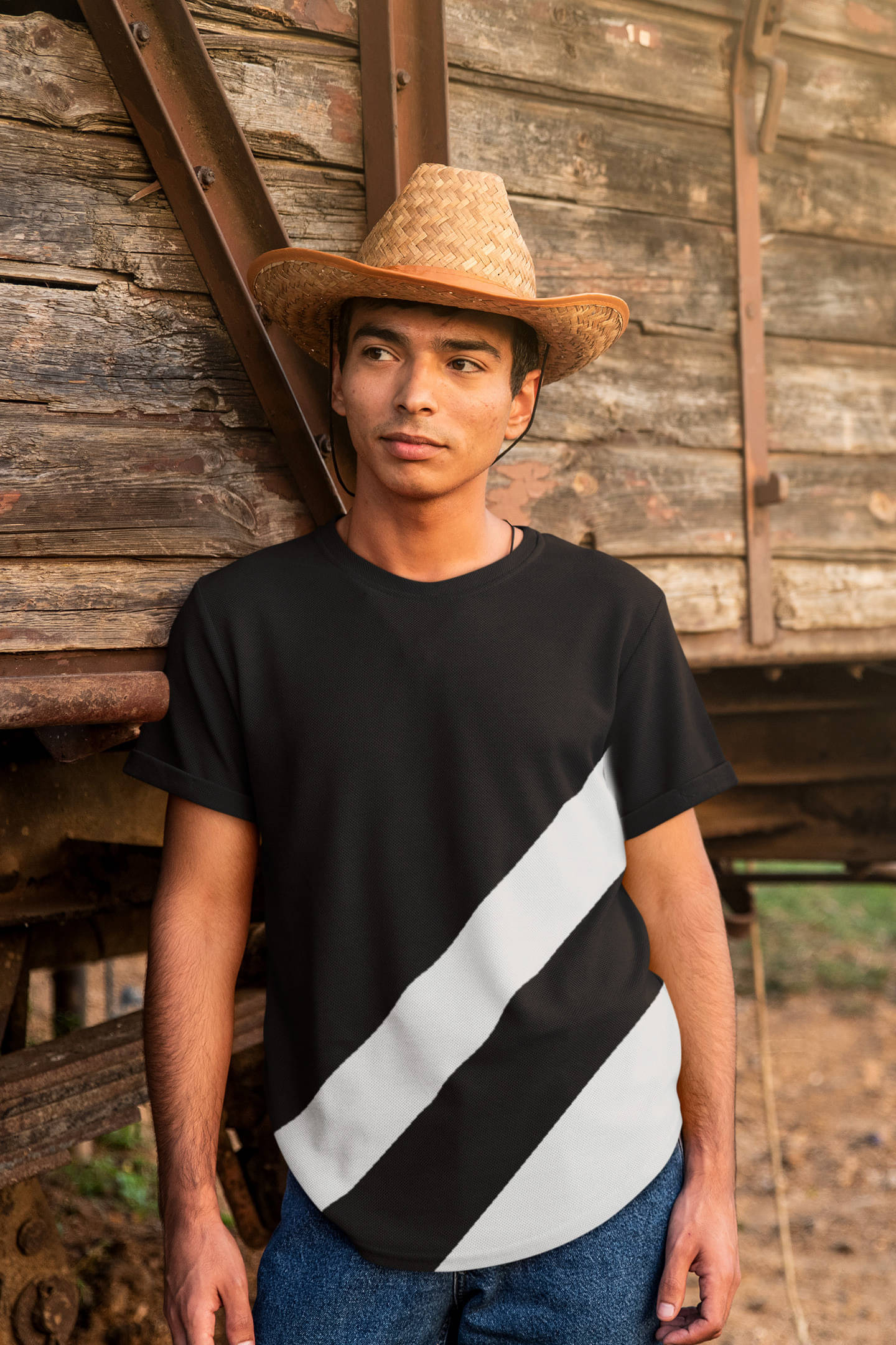 eddicted Men Cotton Blend Regular Fit Colorblock T-Shirt ( Black )     			eddicted Men Cotton Blend Regular Fit Colorblock T-Shirt ( Black )