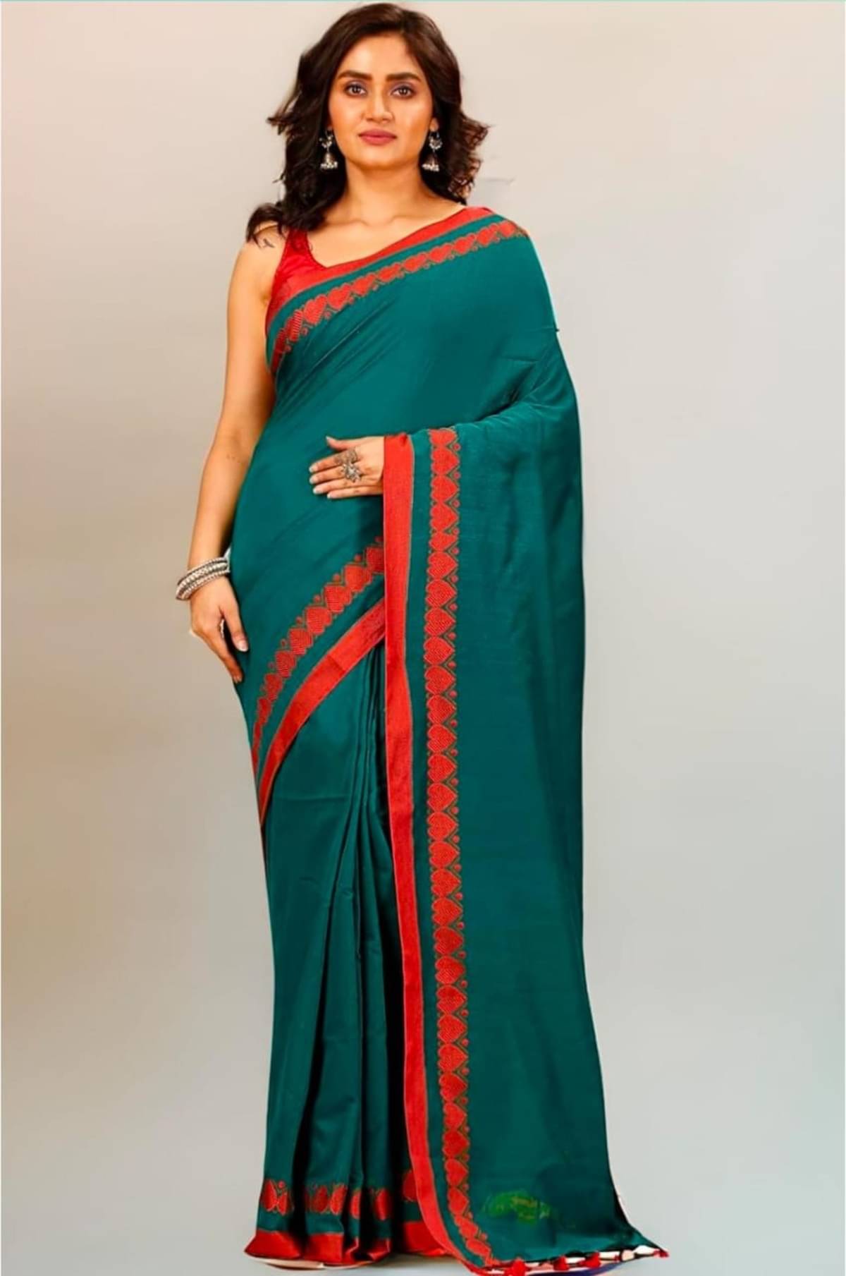 BRYNBRIT Cotton Blend Embellished Chanderi saree With Unstitched Blouse Piece ( Coral ) BRYNBRIT Cotton Blend Embellished Chanderi saree With Unstitched Blouse Piece ( Coral )