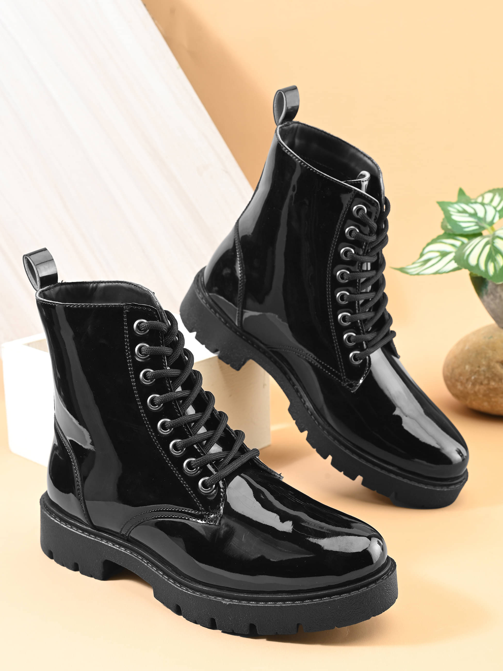     			Big Fox Black Women's Ankle Length Boots