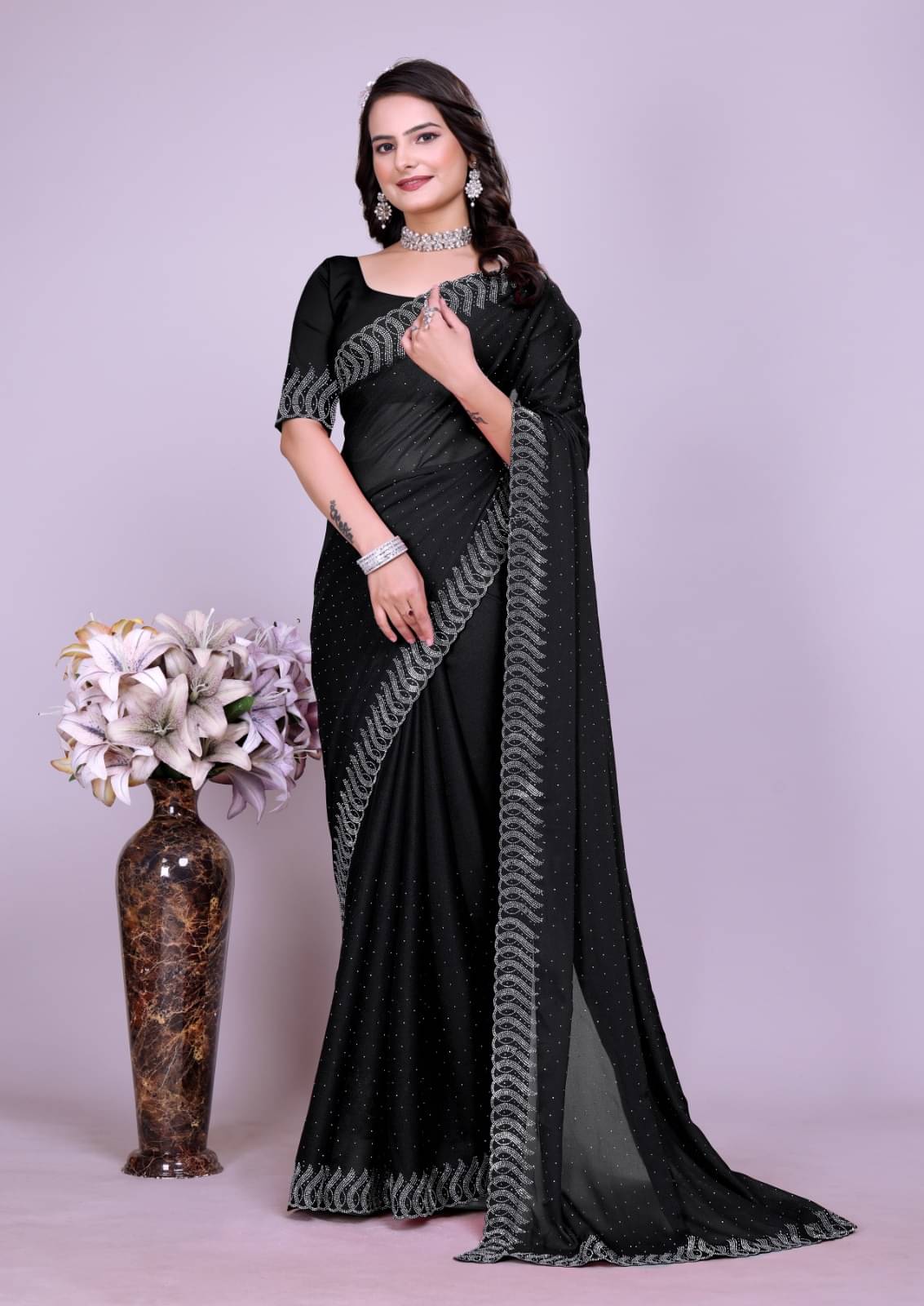 Honey Creation Georgette Printed Regular Saree With Unstitched Blouse Piece ( Black ) Honey Creation Georgette Printed Regular Saree With Unstitched Blouse Piece ( Black )
