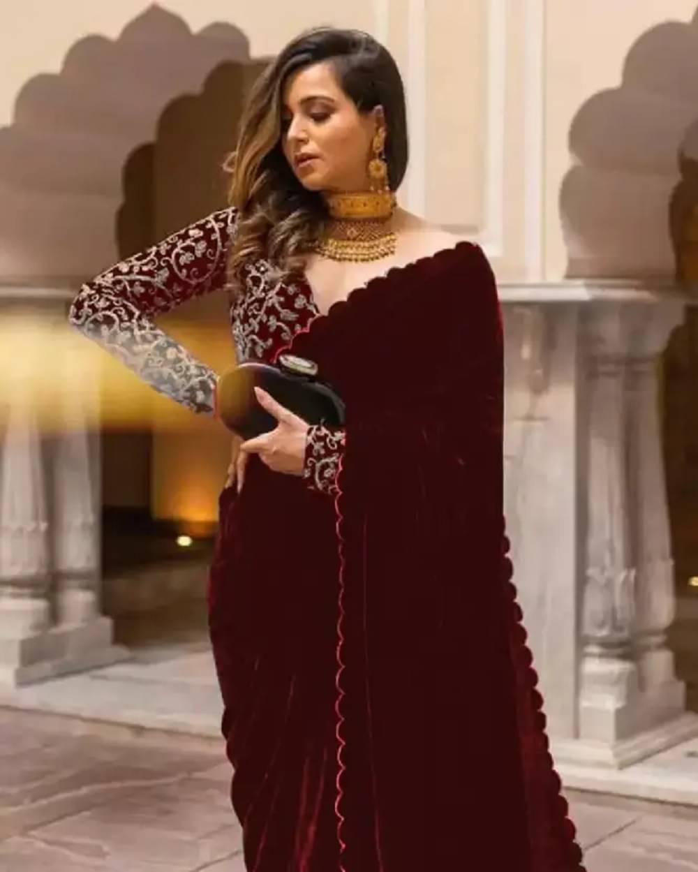 PALKAANO Velvet Embroidered Regular Saree With Unstitched Blouse Piece ( Maroon ) PALKAANO Velvet Embroidered Regular Saree With Unstitched Blouse Piece ( Maroon )