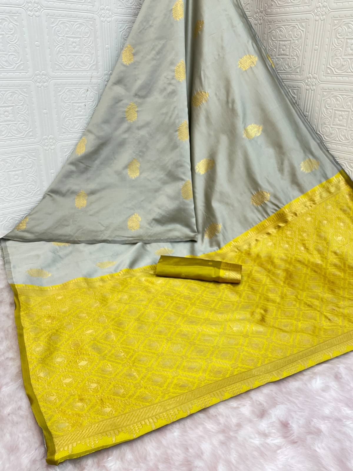 SHIRODHARI Art Silk Woven Kanjeevaram Sarees With Unstitched Blouse Piece ( Grey ) SHIRODHARI Art Silk Woven Kanjeevaram Sarees With Unstitched Blouse Piece ( Grey )
