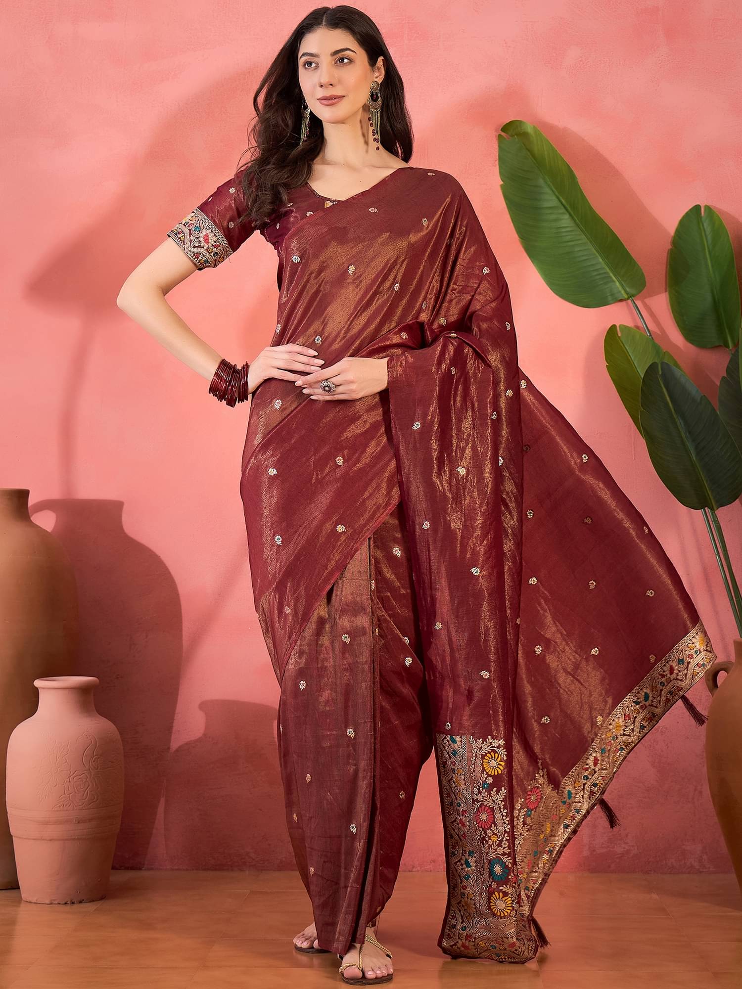     			Shree Mahantam Shimmer Applique Banarasi saree With Unstitched Blouse Piece ( Rust )