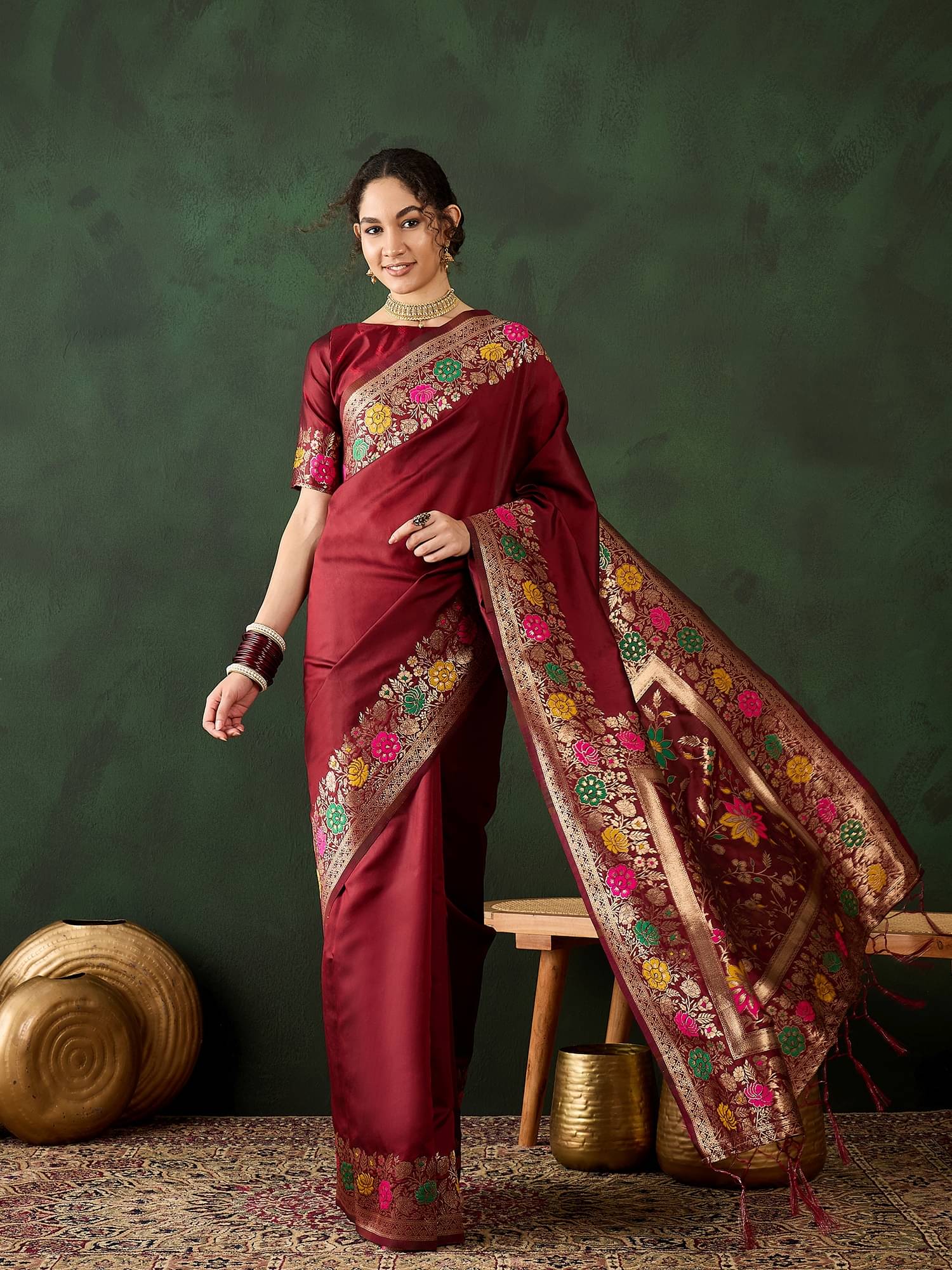     			Shree Mahantam Silk Blend Embellished Banarasi saree With Unstitched Blouse Piece ( Maroon )