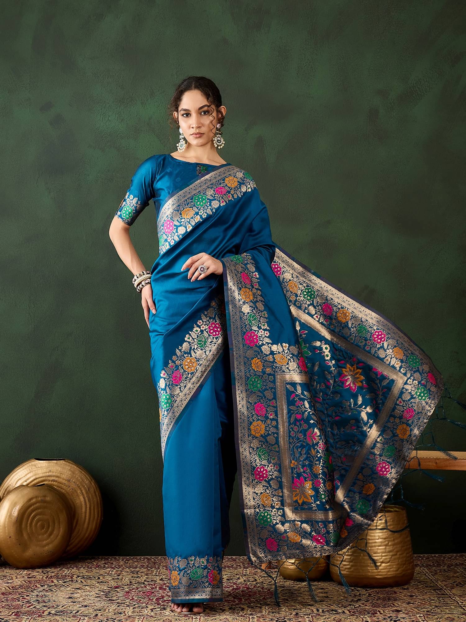    			Shree Mahantam Silk Blend Embellished Banarasi saree With Unstitched Blouse Piece ( Teal )