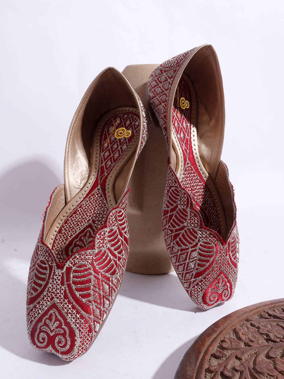    			Sneakersvilla Red Women's Mojaris