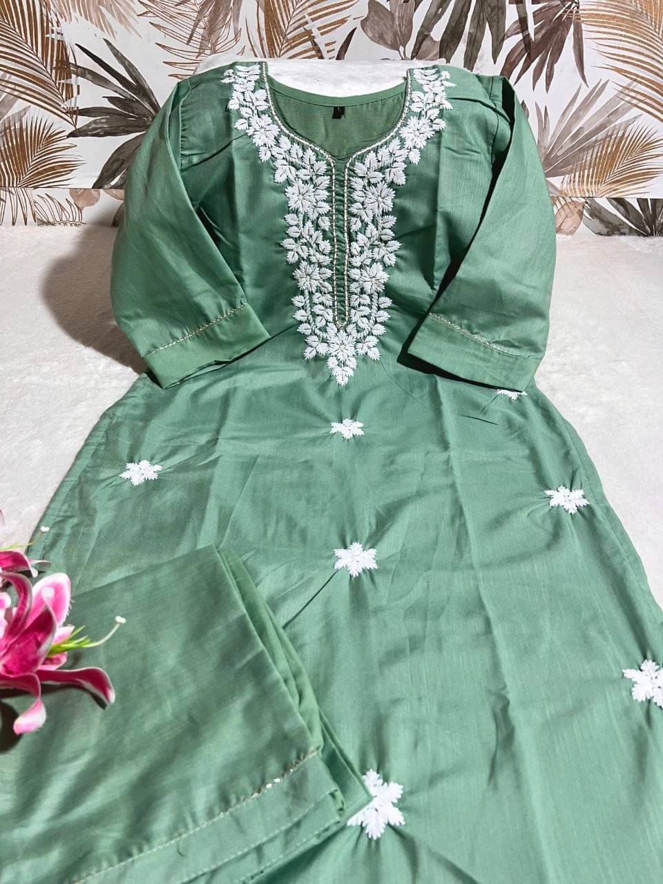 THE PRIVATE LABLE Women Cotton Printed Straight Kurti With Pants ( Green ) THE PRIVATE LABLE Women Cotton Printed Straight Kurti With Pants ( Green )