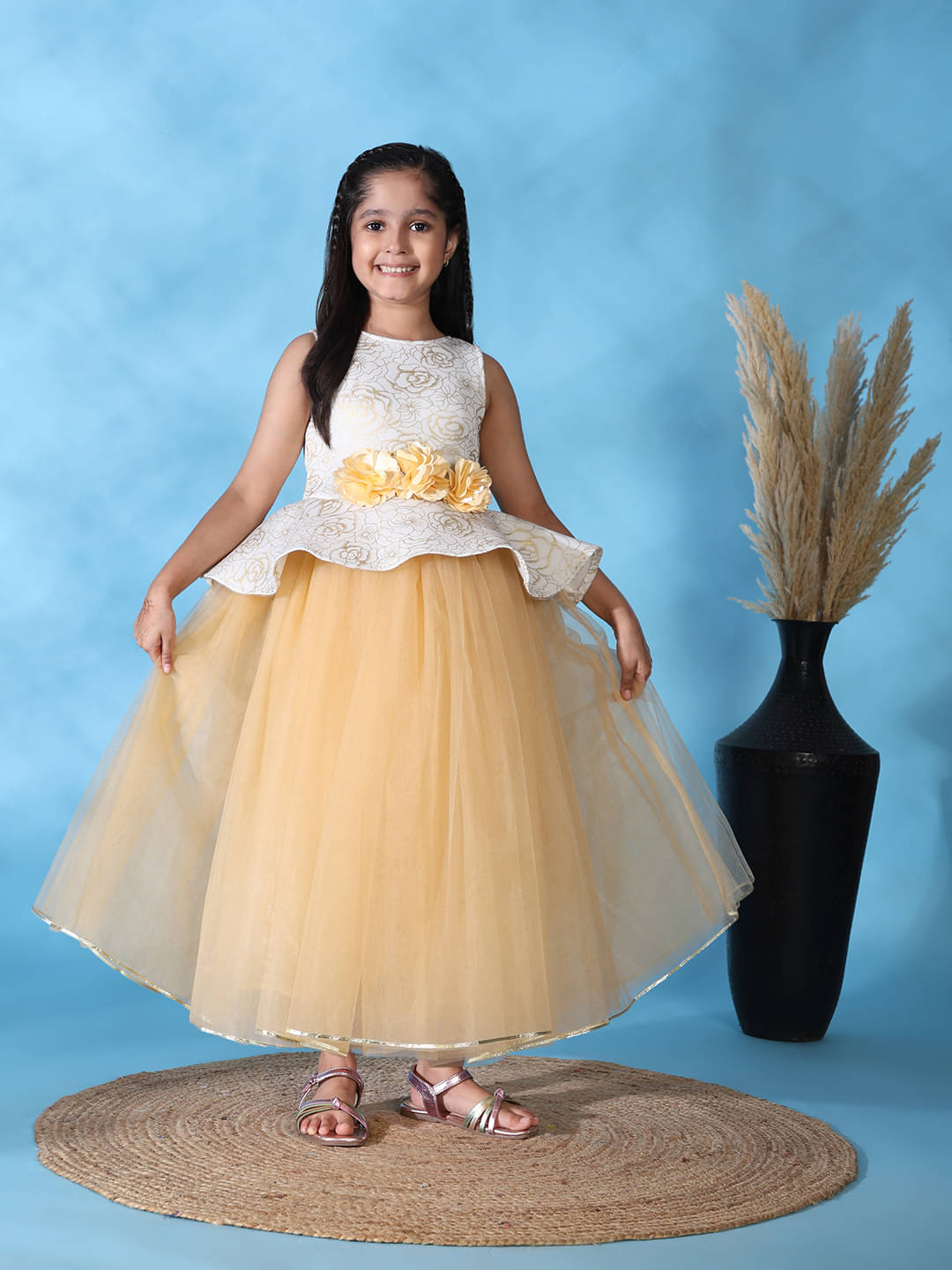 Toy Balloon Kids Net Gown For Girls ( Pack of 1 , Golden )     			Toy Balloon Kids Net Gown For Girls ( Pack of 1 , Golden )