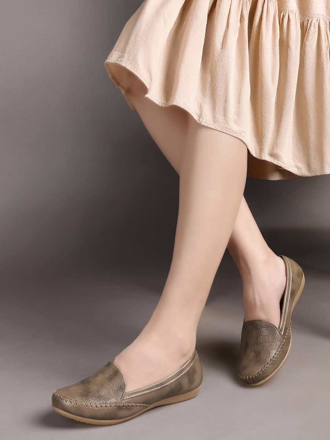 Aroom Beige Women's Mojaris - Ethnic Shoes | Buy online on ZillyBuy