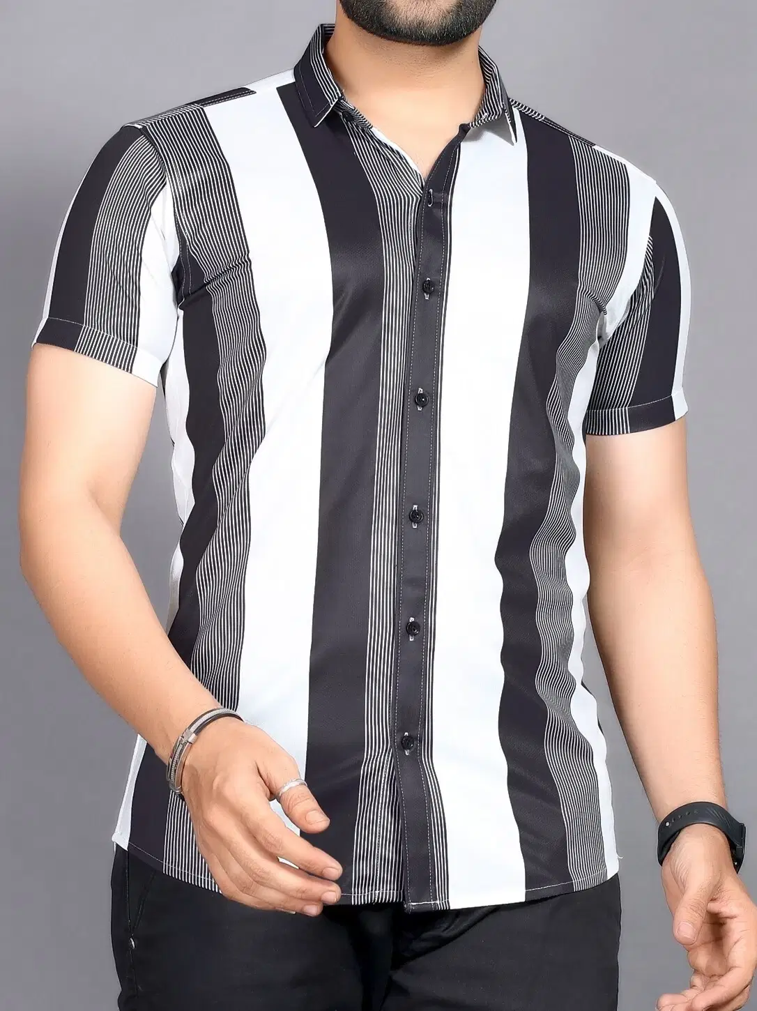     			FABRIPPLE Polyester Regular Fit Striped Half Sleeves Men's Casual Shirt - Black ( Pack of 1 )