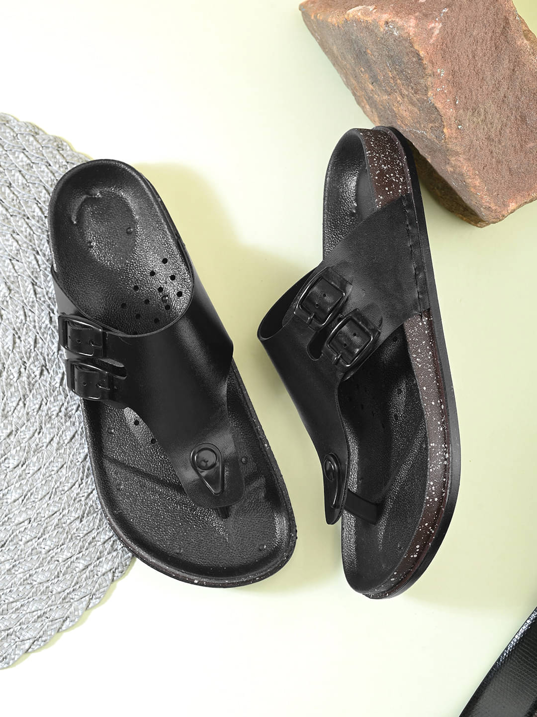     			Sir Corbett Black Men's Daily Slipper