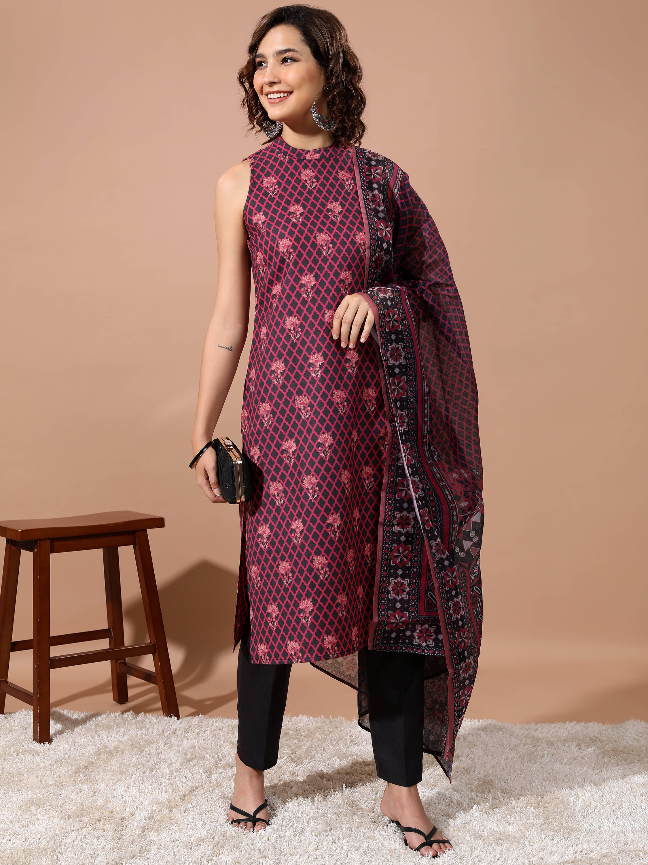     			Vishudh Women Polyester Printed Straight Kurti With Pants ( Multicolor )