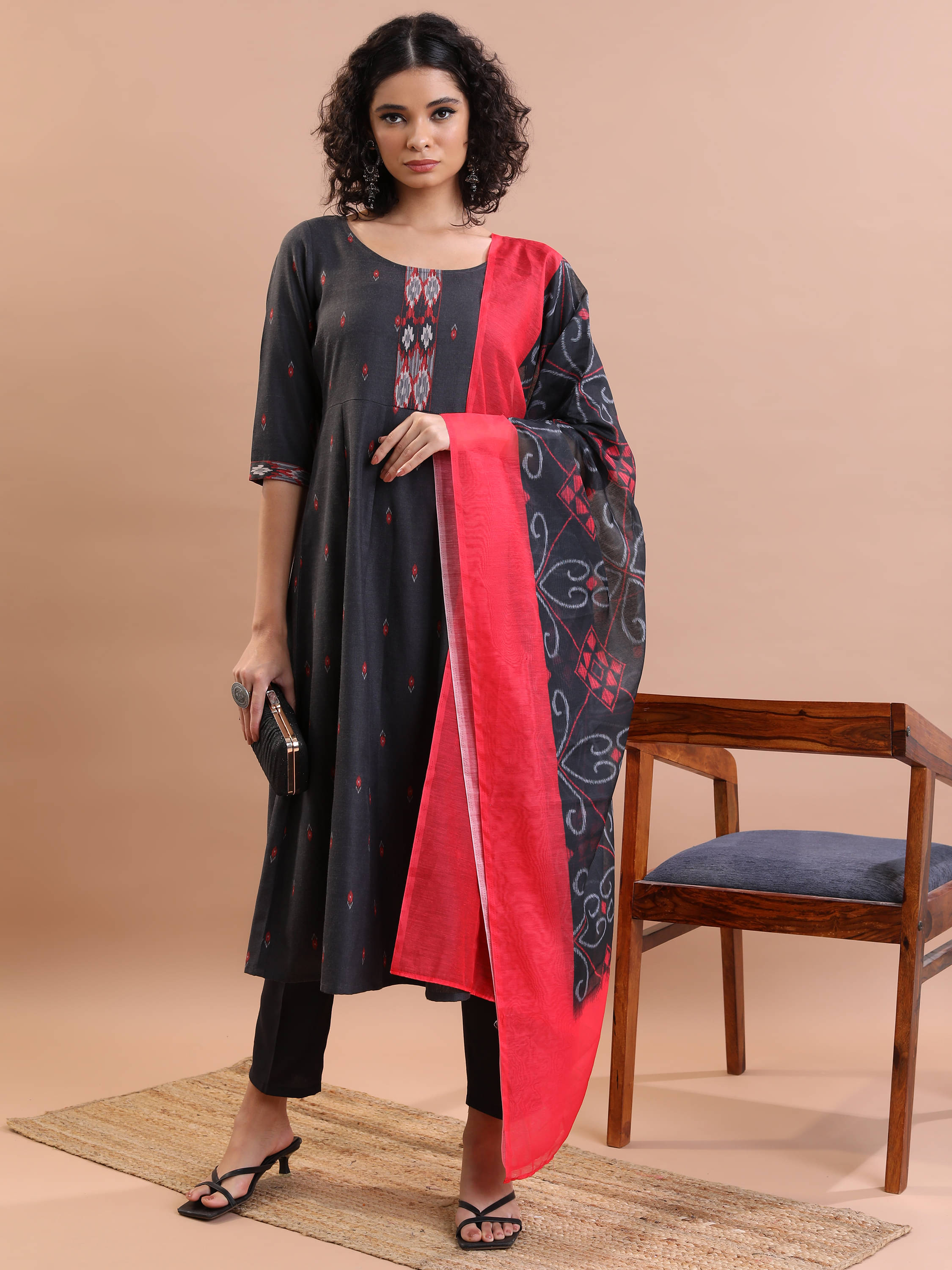 Vishudh Women Polyester Self Design Straight Kurti With Pants ( Black ) Vishudh Women Polyester Self Design Straight Kurti With Pants ( Black )