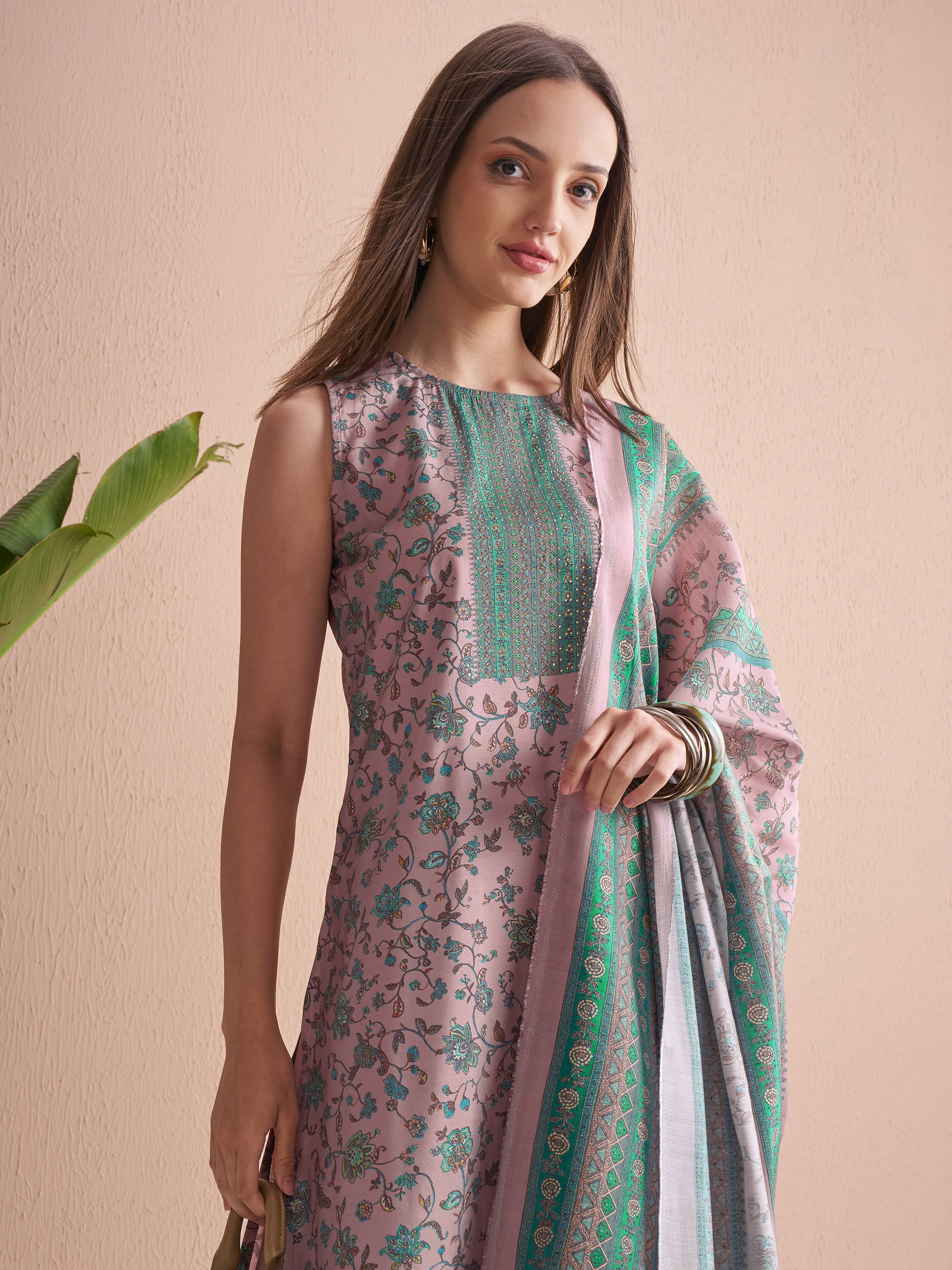 Vishudh Women Viscose Printed Straight Kurti With Pants ( Mauve )     			Vishudh Women Viscose Printed Straight Kurti With Pants ( Mauve )