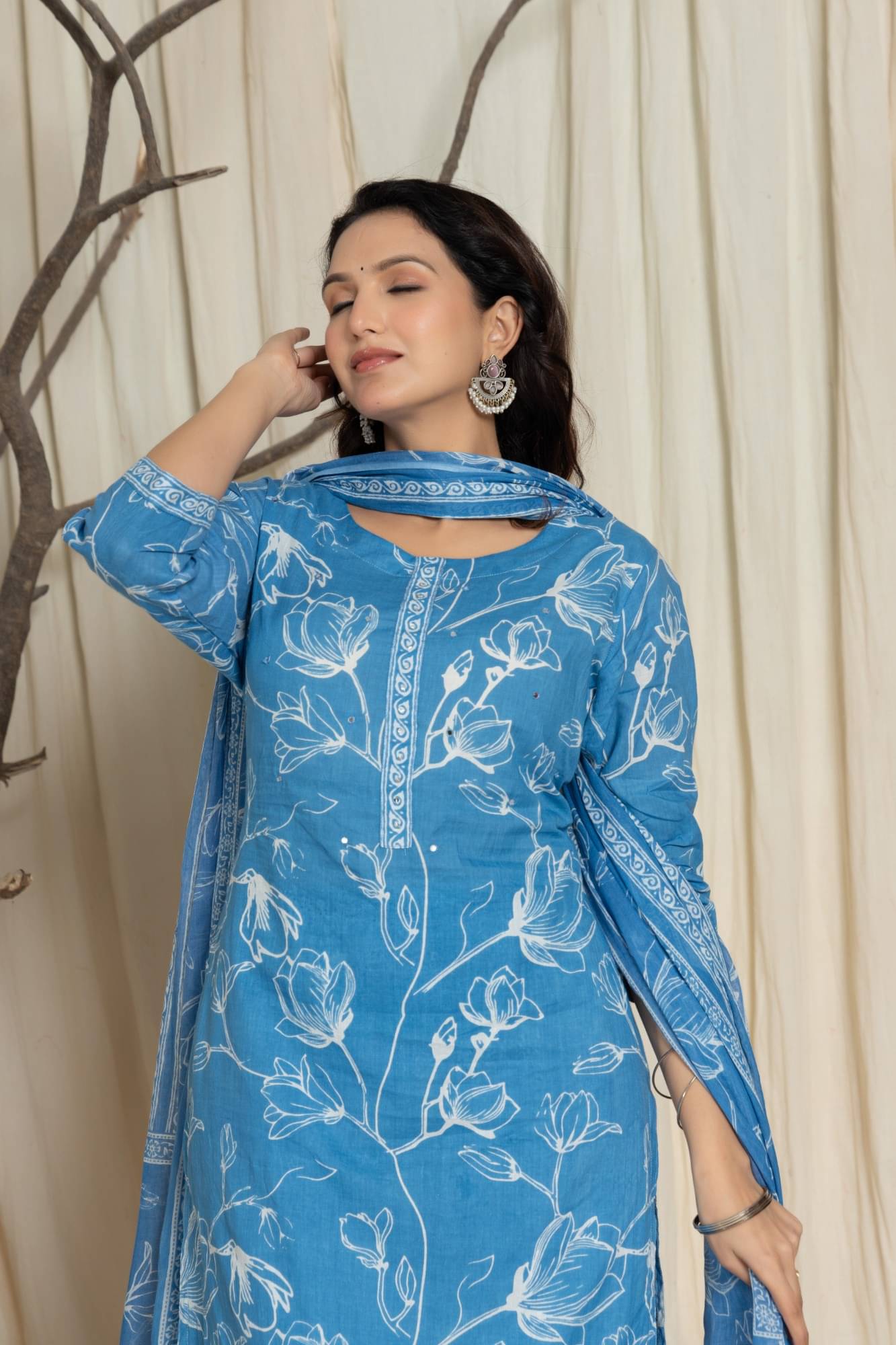 Flavia Creation Women Cotton Printed Straight Kurti With Palazzo ( Light Blue )     			Flavia Creation Women Cotton Printed Straight Kurti With Palazzo ( Light Blue )