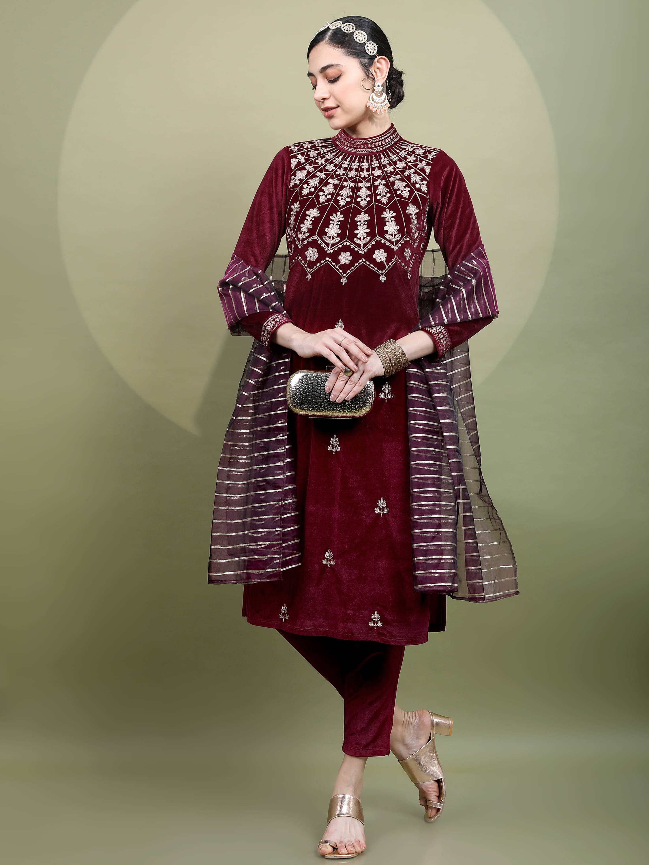     			Vishudh Women Polyester Embroidered Straight Kurti With Pants ( Maroon )