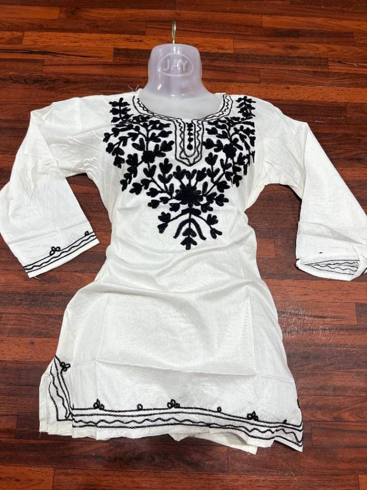     			Zunaira zari art Women Cotton Blend Regular Shorts ( White )