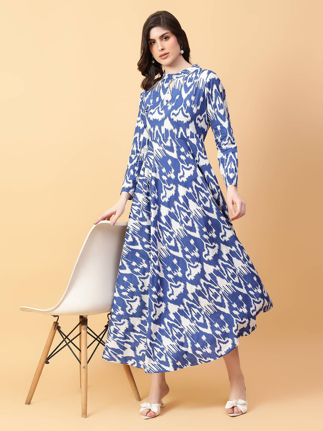     			aayusika Women Cotton Embroidered Anarkali Kurti ( Blue )