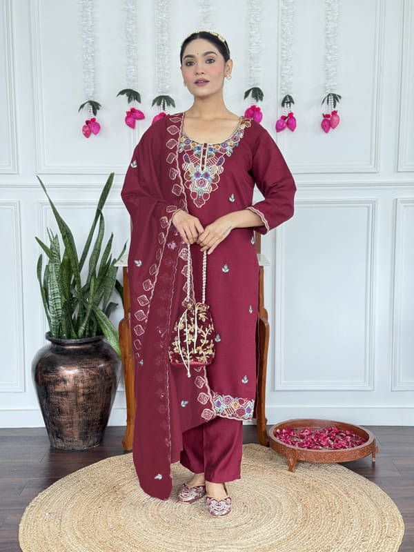     			piludi Women Chanderi Embroidered Straight Kurti With Pants ( Maroon )
