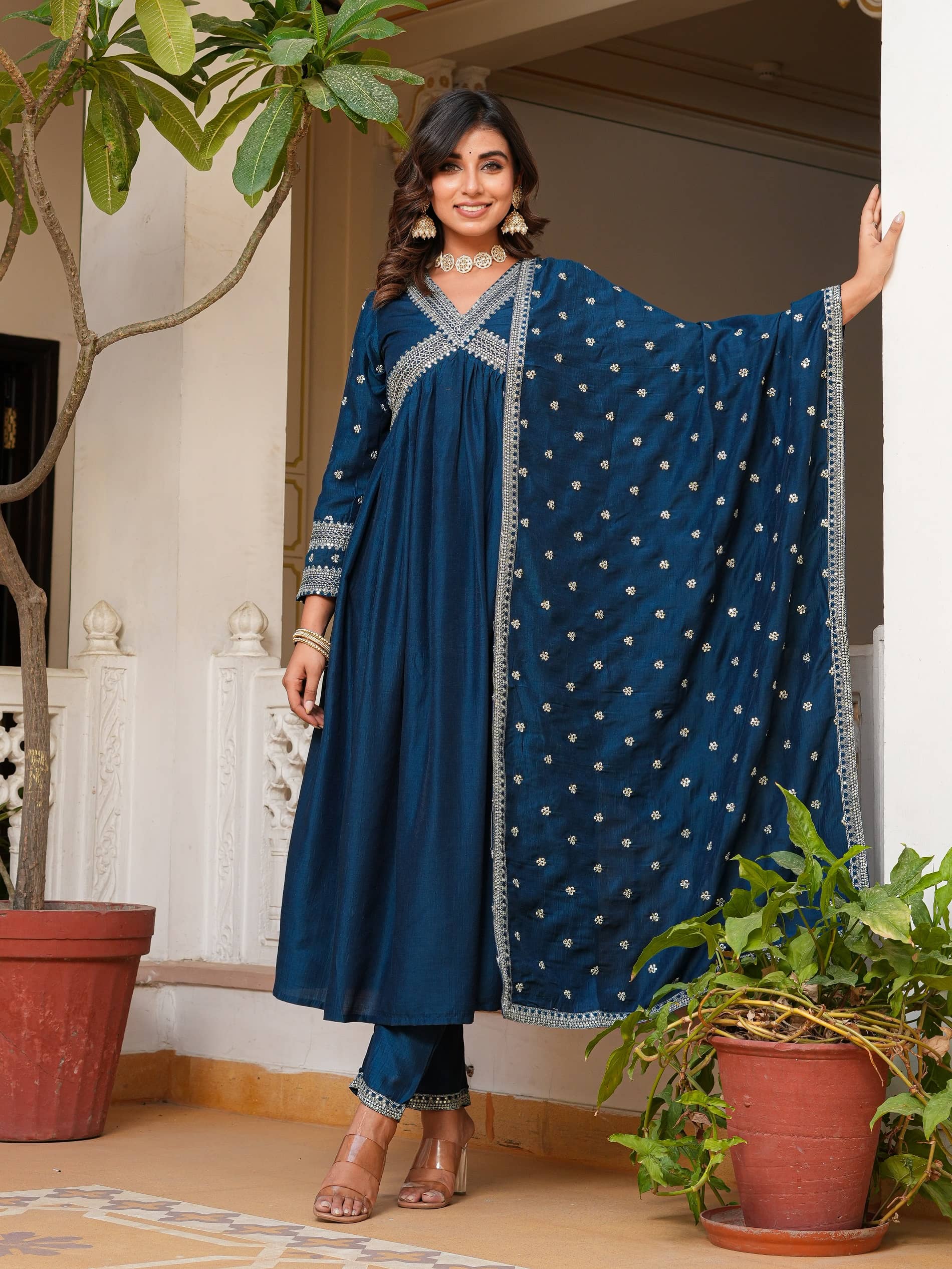 AMIRA'S INDIAN ETHNICWEAR Women Silk Blend Embroidered Flared Kurti With Pants ( Teal )
