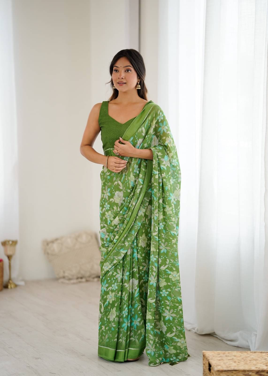 BLEESBURY Chiffon Printed Regular Saree With Unstitched Blouse Piece ( Green ) BLEESBURY Chiffon Printed Regular Saree With Unstitched Blouse Piece ( Green )
