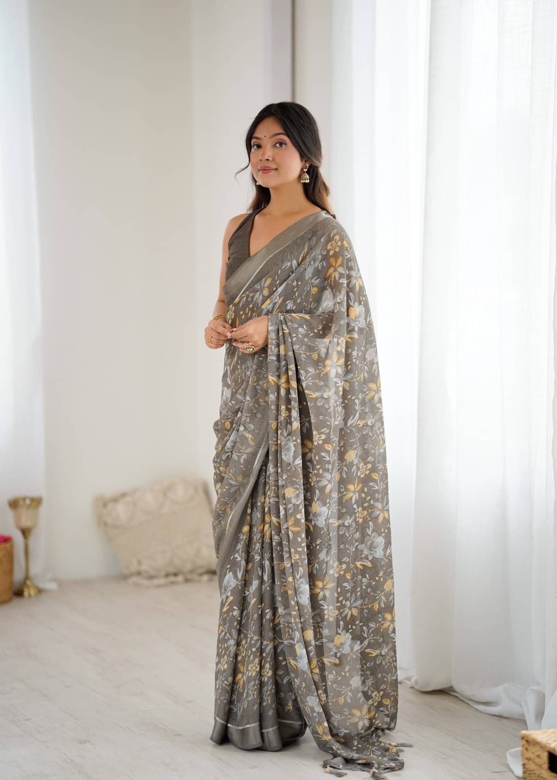 BLEESBURY Chiffon Printed Regular Saree With Unstitched Blouse Piece ( Grey ) BLEESBURY Chiffon Printed Regular Saree With Unstitched Blouse Piece ( Grey )