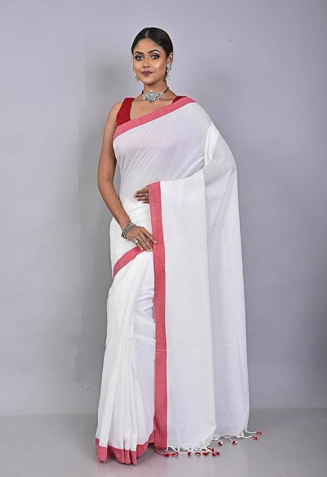    			BRYNBRIT Cotton Embellished Chanderi saree With Unstitched Blouse Piece ( White,Red )