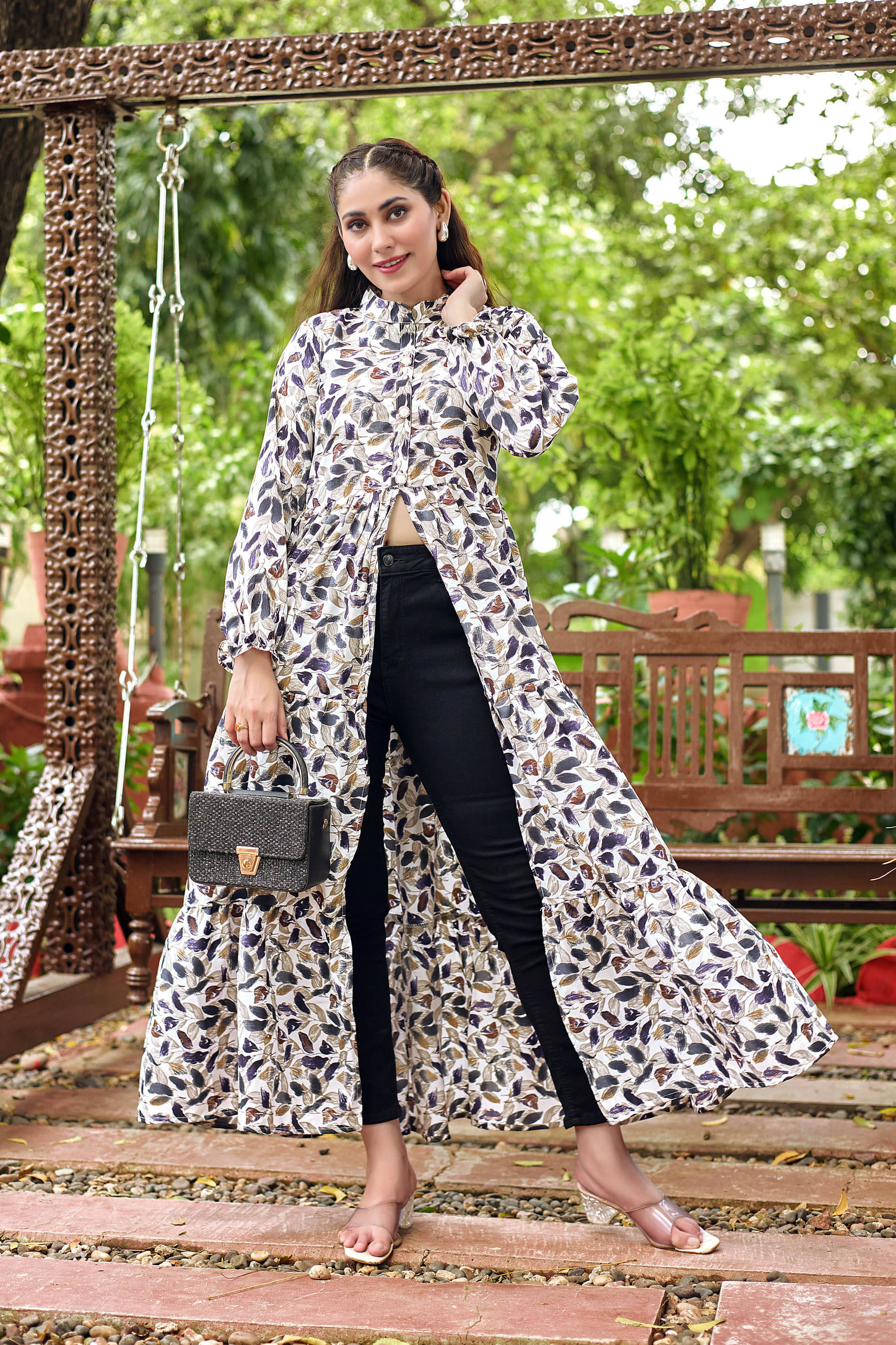 SARINKU Women Crepe Self Design Anarkali Kurti ( Multicolor )     			SARINKU Women Crepe Self Design Anarkali Kurti ( Multicolor )