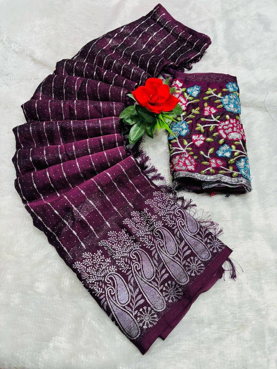     			SHRIMORI Georgette Embellished Maheshwari Saree With Unstitched Blouse Piece ( Wine )