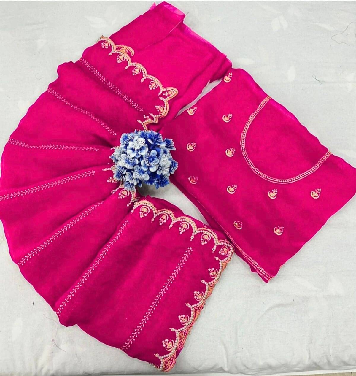     			SHRIMORI Silk Blend Embellished Maheshwari Saree With Unstitched Blouse Piece ( Pink )