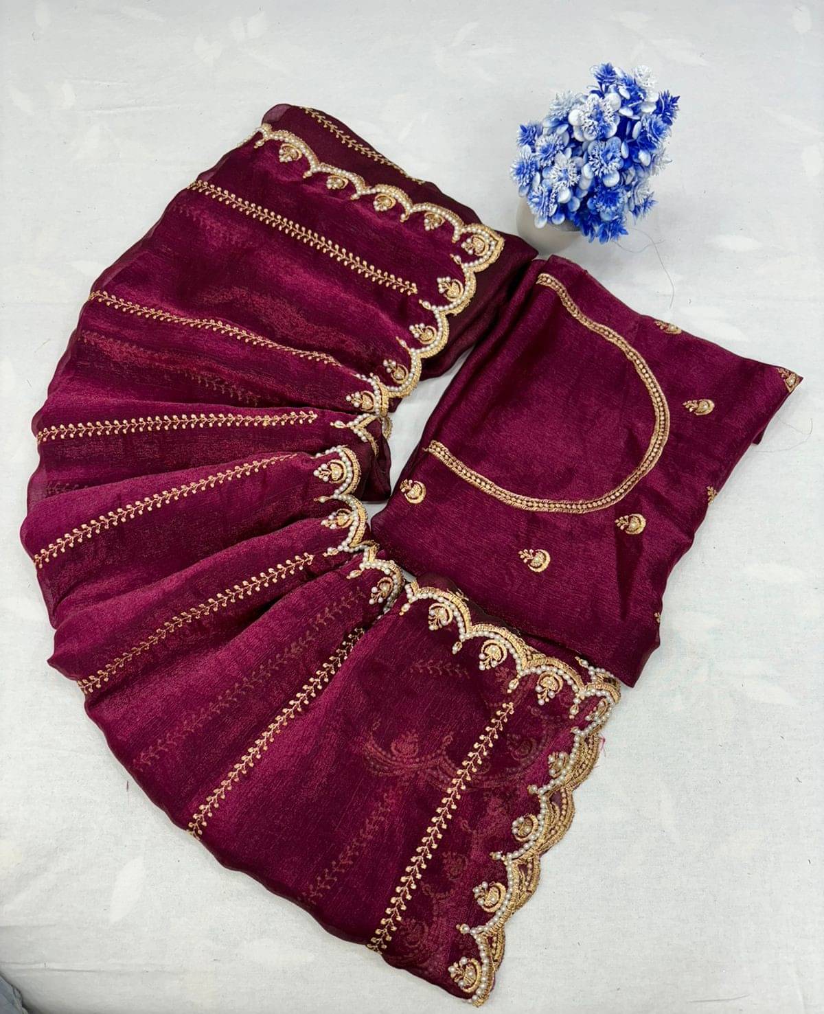     			SHRIMORI Silk Blend Embellished Maheshwari Saree With Unstitched Blouse Piece ( Wine )