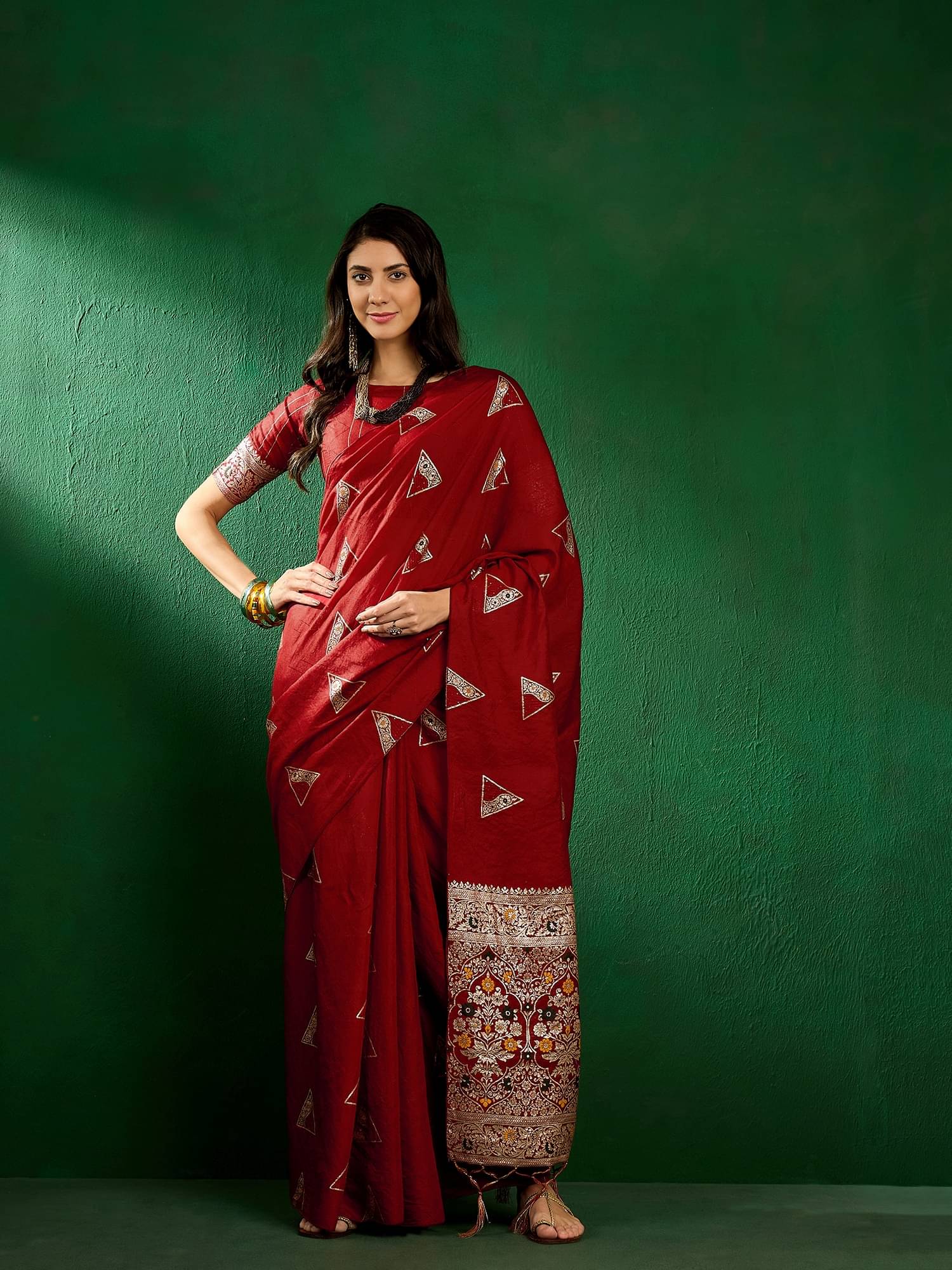 Shree Mahantam Cotton Dyed Banarasi saree With Unstitched Blouse Piece ( Maroon )     			Shree Mahantam Cotton Dyed Banarasi saree With Unstitched Blouse Piece ( Maroon )