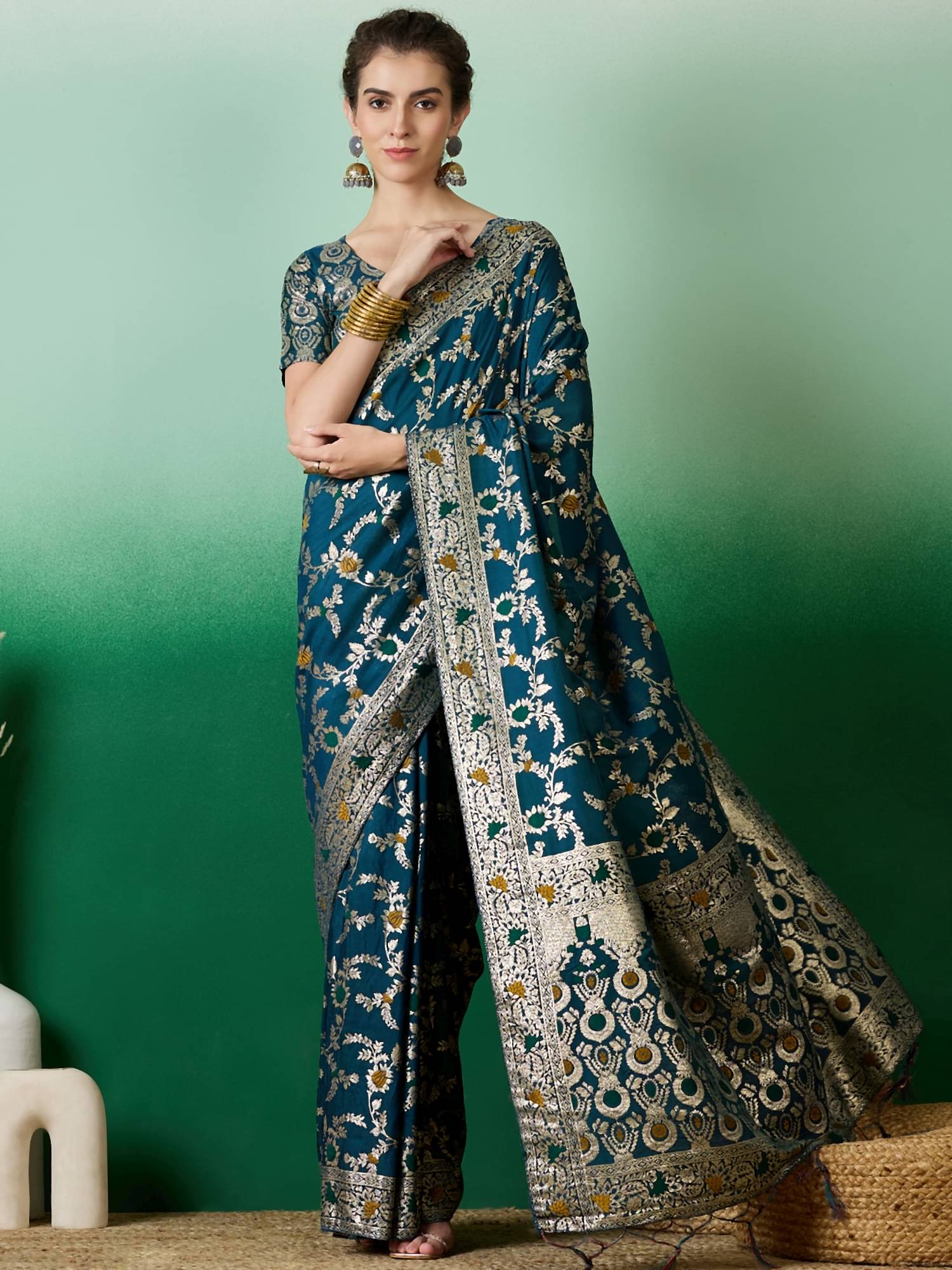     			Shree Mahantam Cotton Embellished Banarasi saree With Unstitched Blouse Piece ( Teal )
