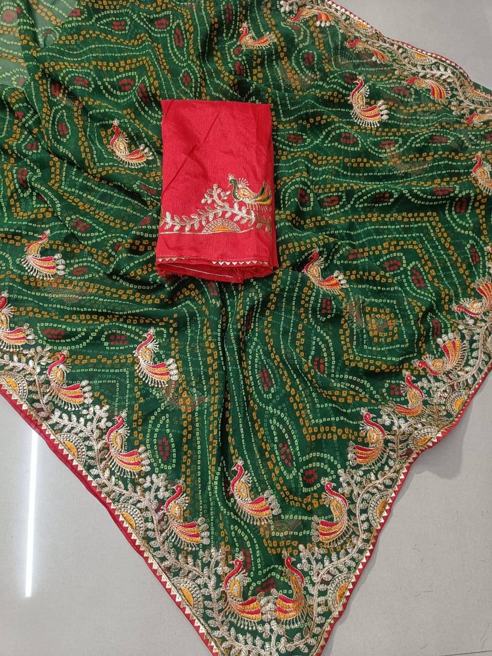     			supalee Tex Georgette Printed Regular Saree With Unstitched Blouse Piece ( Green )
