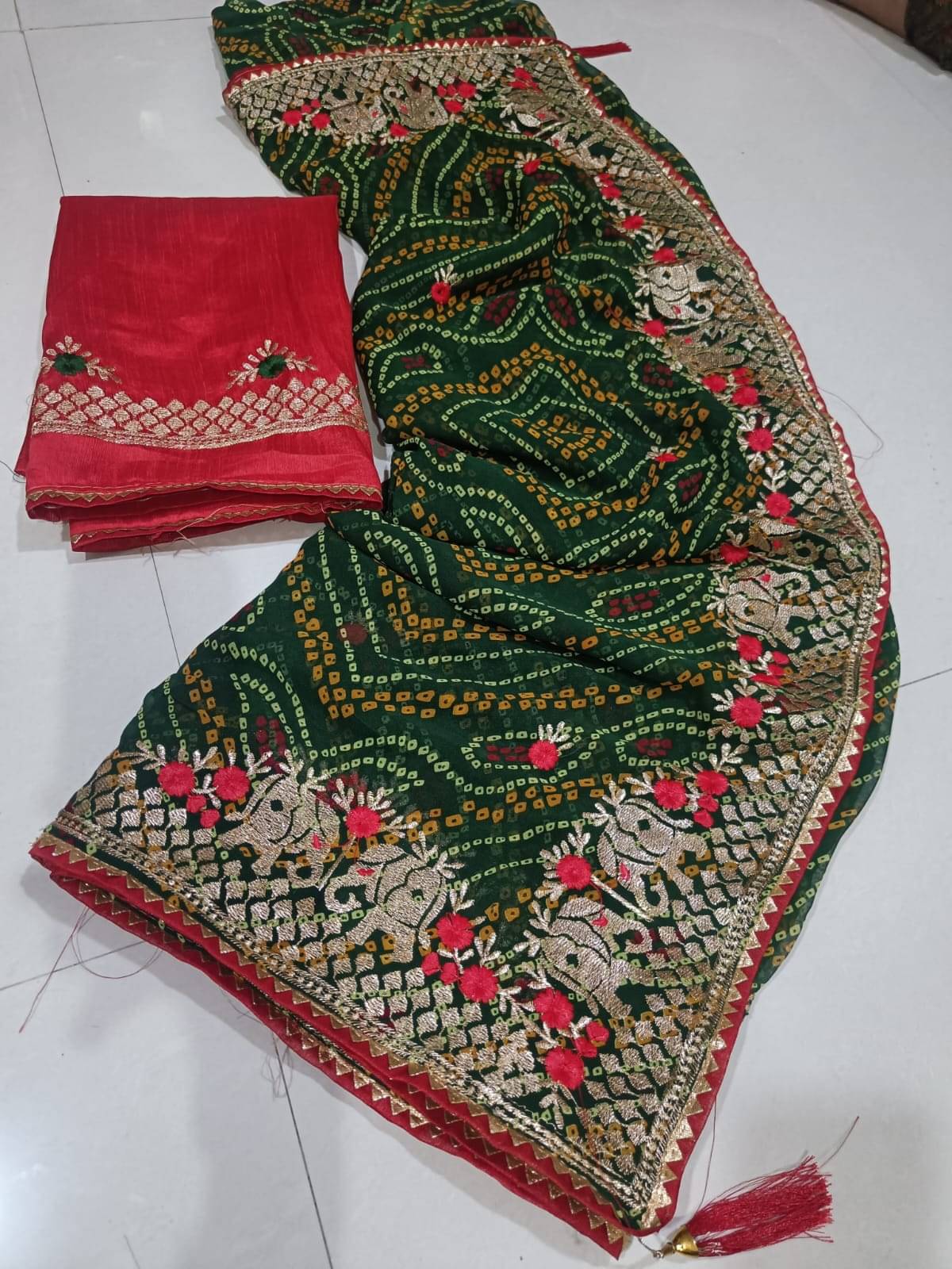     			supalee Tex Georgette Printed Regular Saree With Unstitched Blouse Piece ( Green )